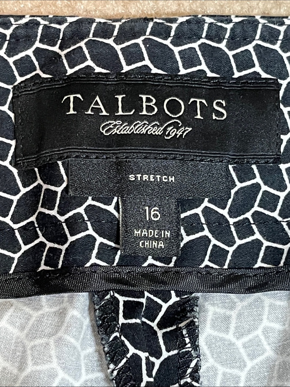 Talbots Black & White Geometric Stretch Pants Size 16 | Office to Resort Style - Picture 3 of 12